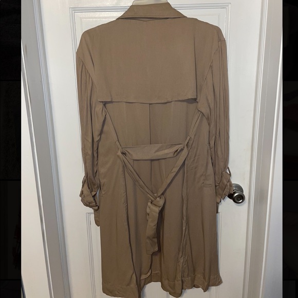 Trench coat - Picture 2 of 4